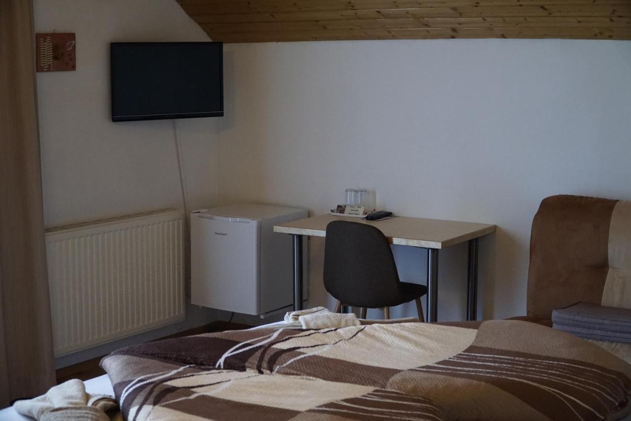 Pension-Ferienwohnung Rotar Faak am See Exterior foto