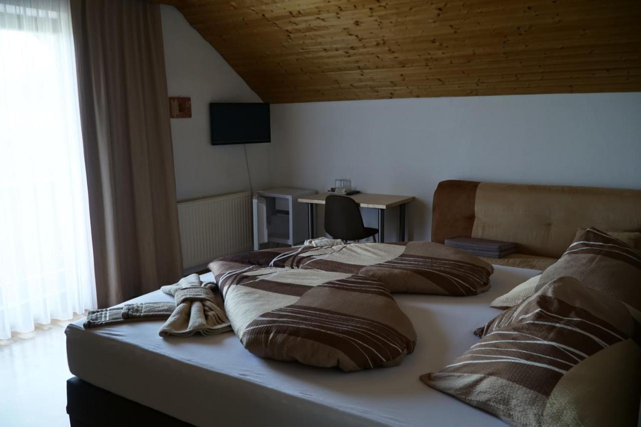 Pension-Ferienwohnung Rotar Faak am See Exterior foto